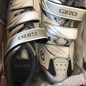 Spin / Cycle Shoes Giro
